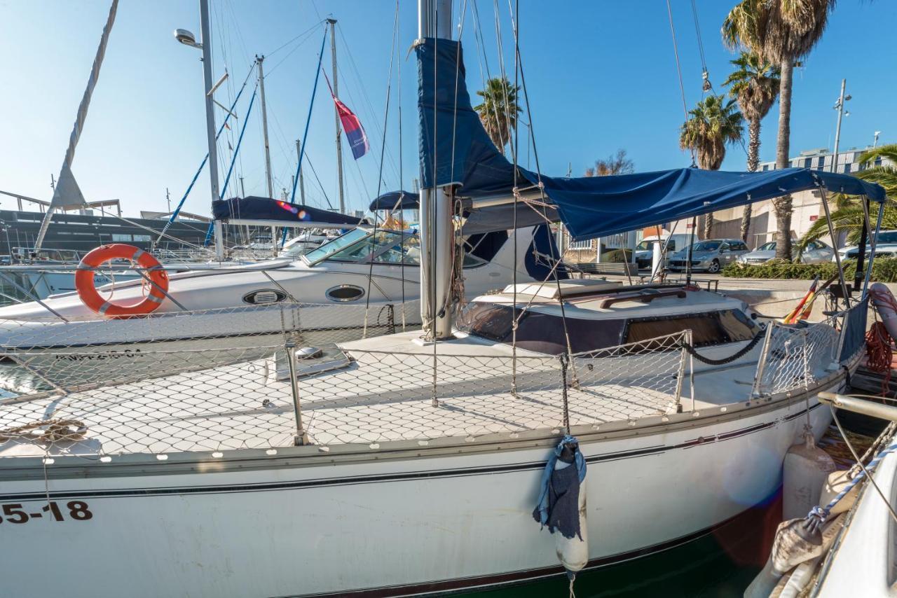 Pequeno Velero En Port Forum Ideal Para Backpackers Sant Adria de Besos Exterior photo