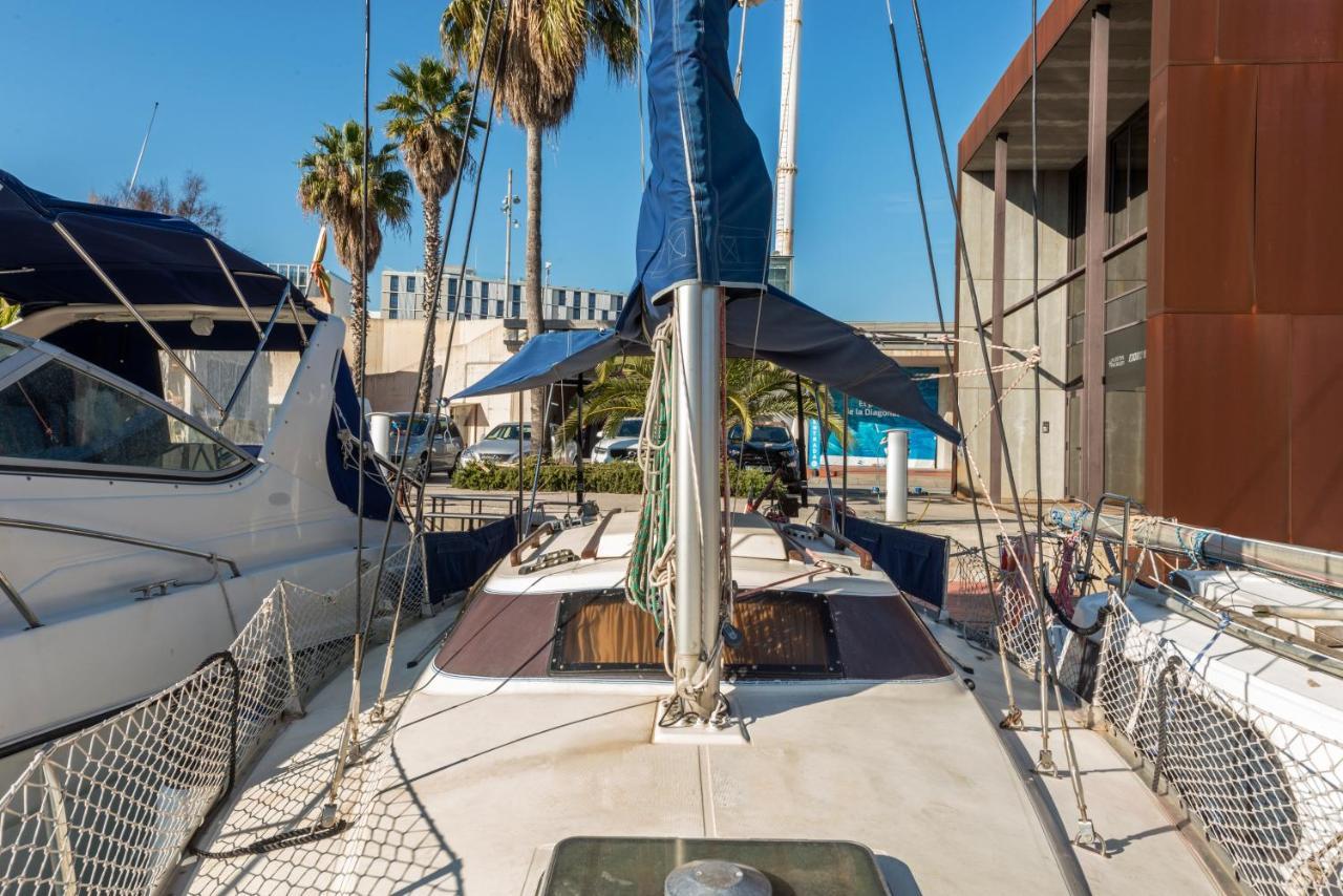 Pequeno Velero En Port Forum Ideal Para Backpackers Sant Adria de Besos Exterior photo